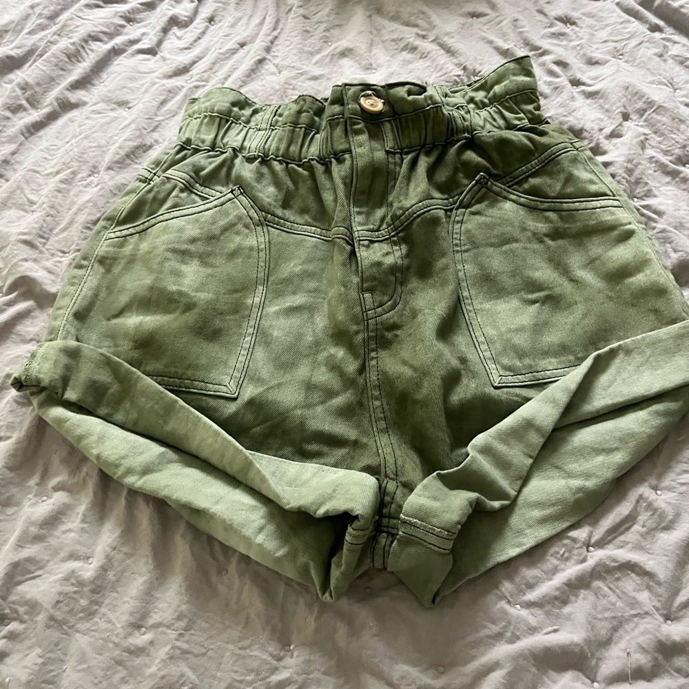 Cute high waisted shorts